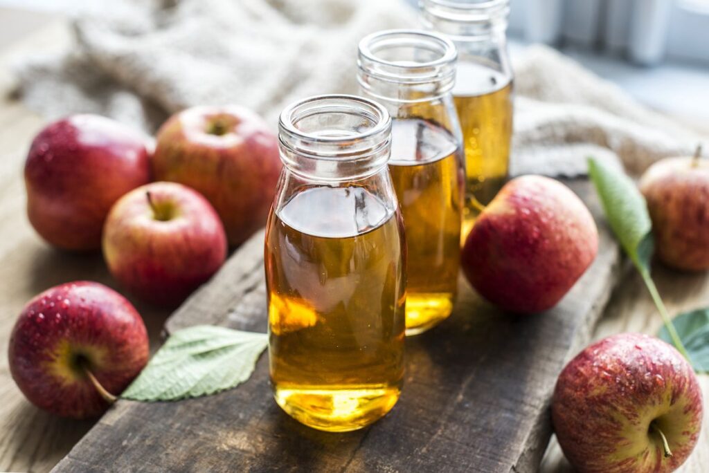 Benefits of Drinking Apple Juice on Empty Stomach